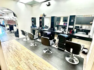 Thriving Hair Salon with Consistent Foot Traffic