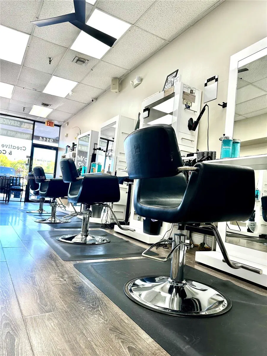 Thriving Hair Salon with Consistent Foot Traffic