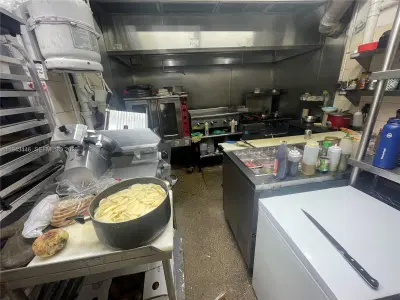 Turnkey Restaurant with Modern Design and Prime Location