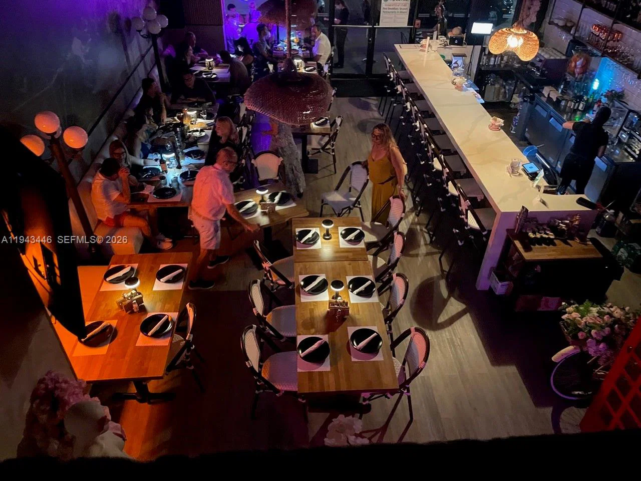 Turnkey Restaurant with Modern Design and Prime Location