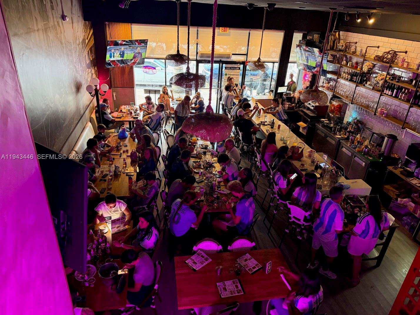 Turnkey Restaurant with Modern Design and Prime Location