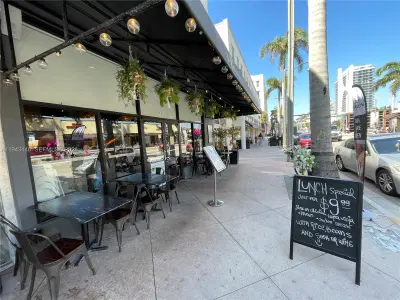 Turnkey Restaurant with Modern Design and Prime Location