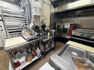 Turnkey Restaurant with Modern Design and Prime Location