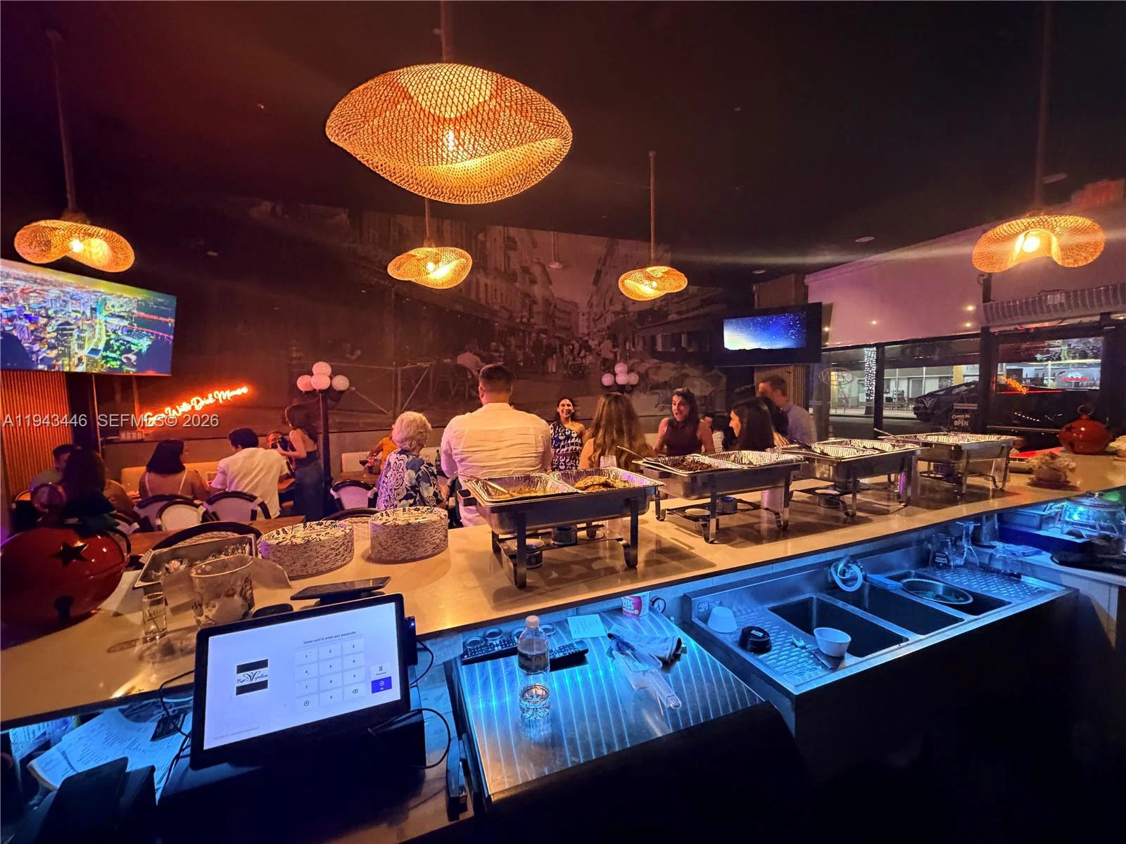 Turnkey Restaurant with Modern Design and Prime Location
