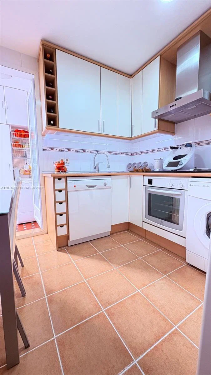 Premier Madrid Apartment with Private Parking and Storage