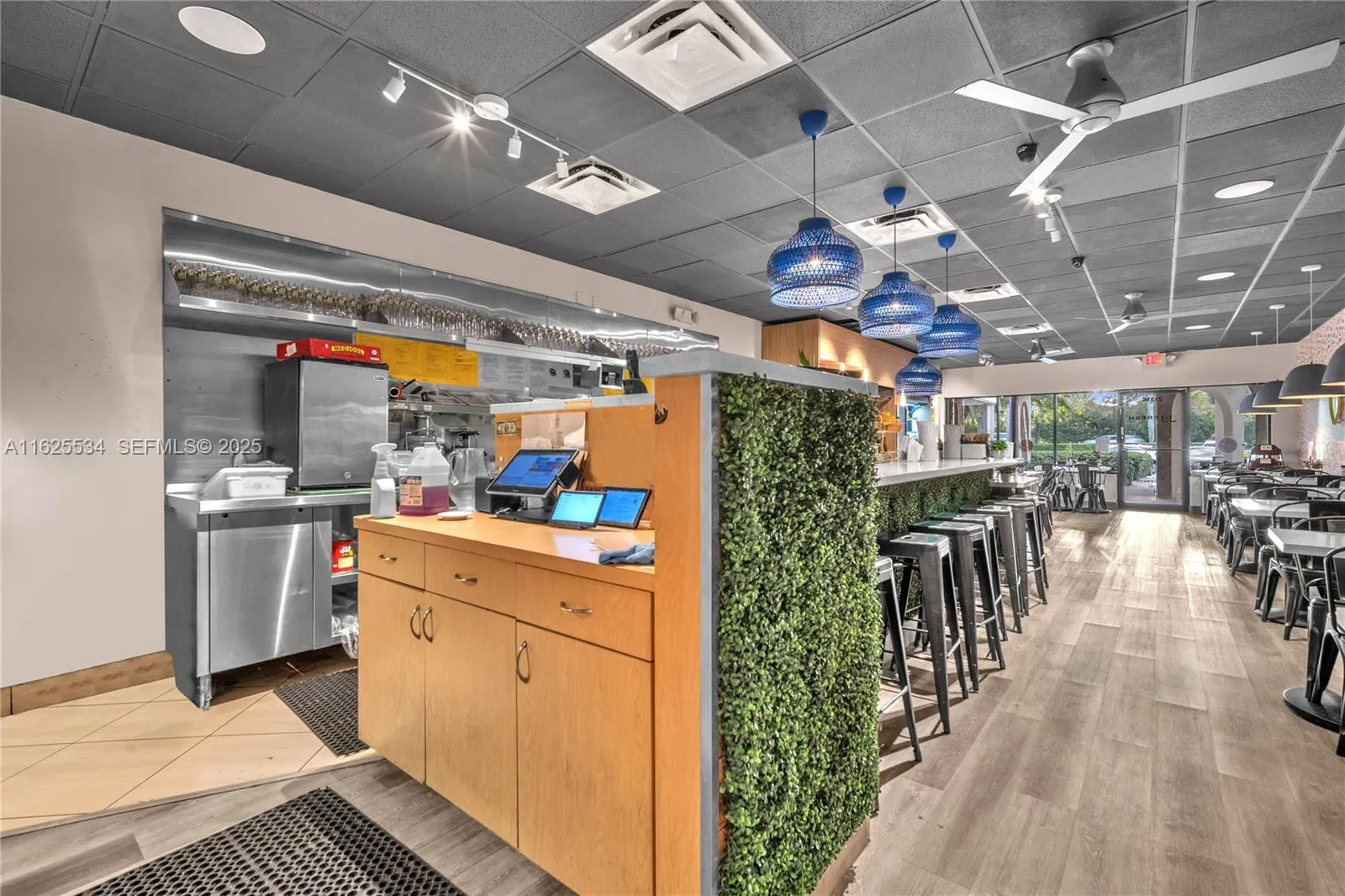 Turnkey Restaurant with Diverse Menu Offerings