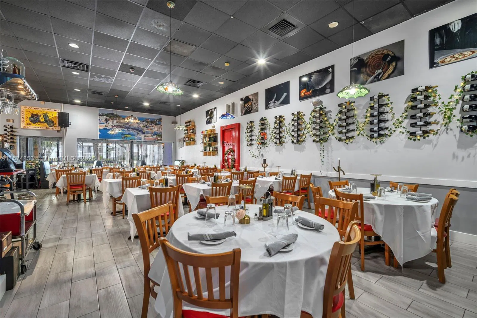 Premier Italian Restaurant with Full Liquor License