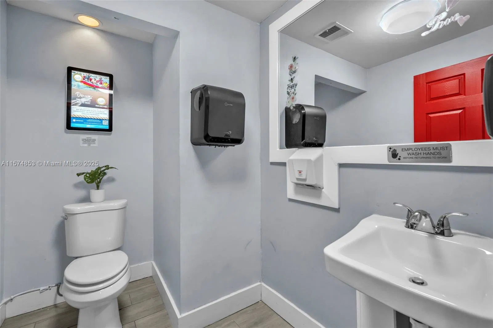 Premier Italian Restaurant with Full Liquor License