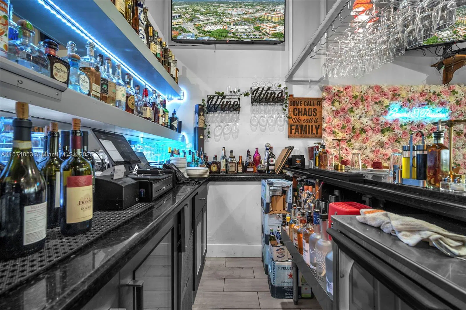 Premier Italian Restaurant with Full Liquor License