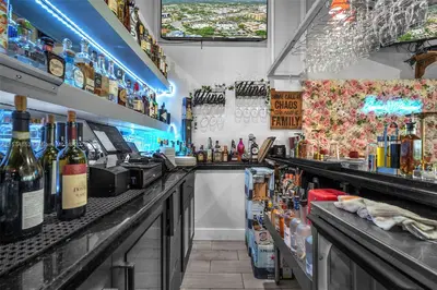 Premier Italian Restaurant with Full Liquor License