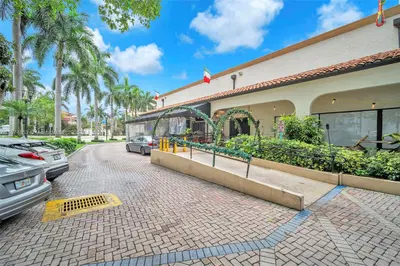 Premier Italian Restaurant with Full Liquor License