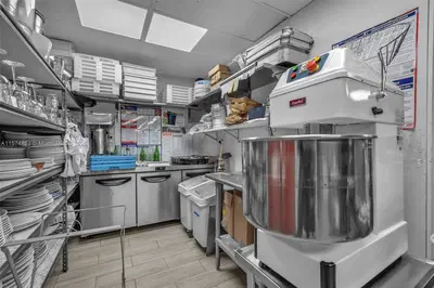 Premier Italian Restaurant with Full Liquor License