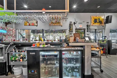 Premier Italian Restaurant with Full Liquor License