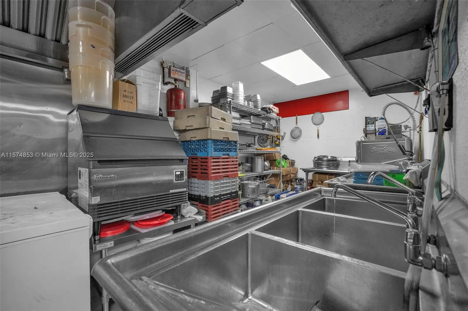 Premier Italian Restaurant with Full Liquor License