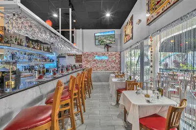 Premier Italian Restaurant with Full Liquor License