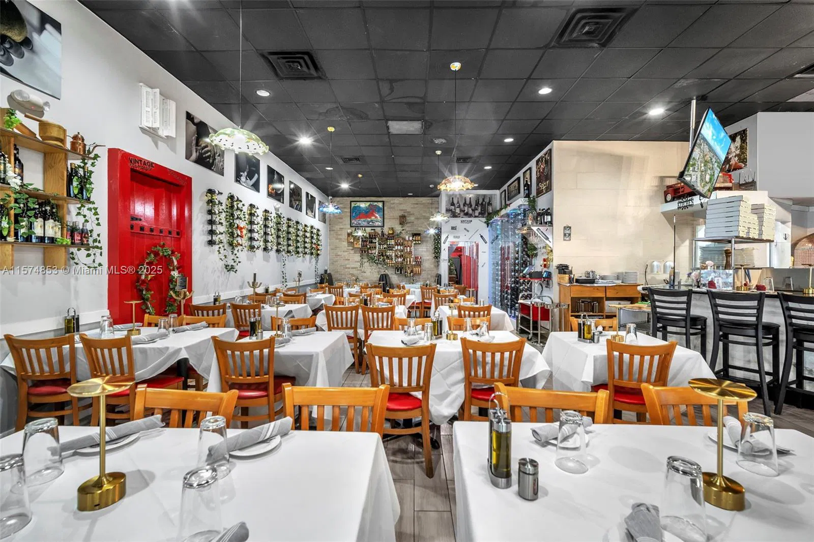 Premier Italian Restaurant with Full Liquor License