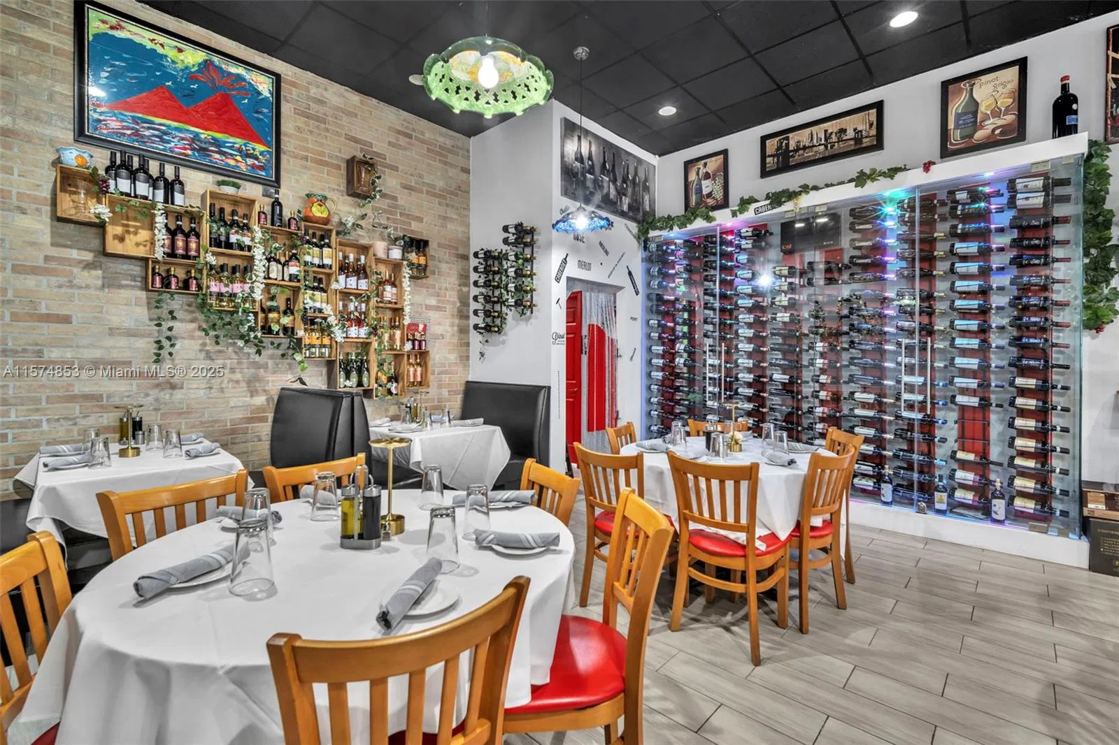 Premier Italian Restaurant with Full Liquor License