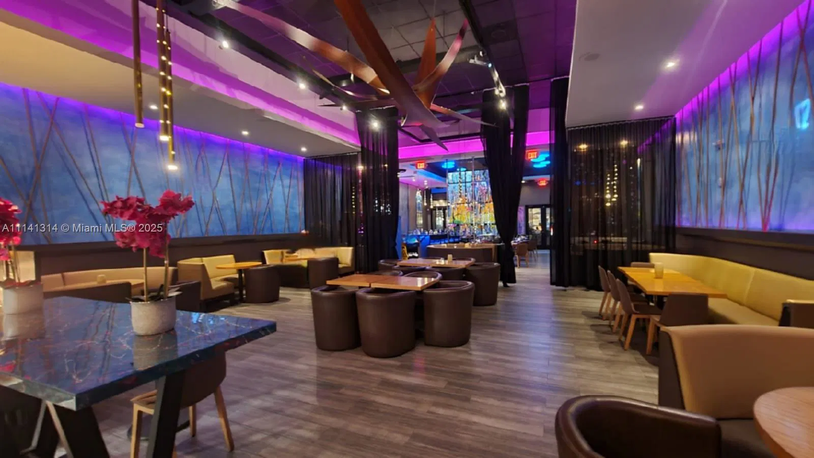 Turnkey High End Restaurant with Full Liquor License