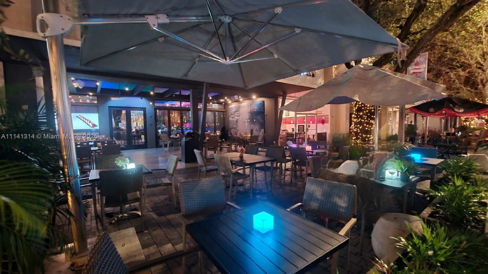 Turnkey High End Restaurant with Full Liquor License