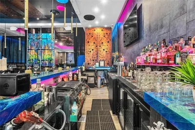 Turnkey High End Restaurant with Full Liquor License