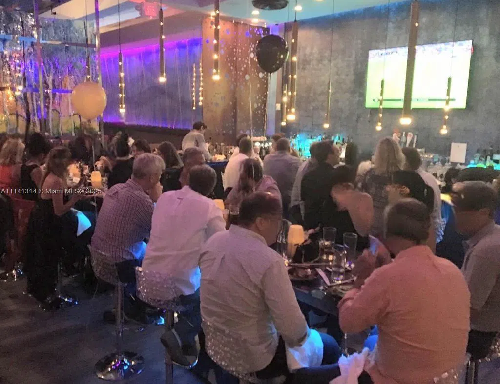 Turnkey High End Restaurant with Full Liquor License