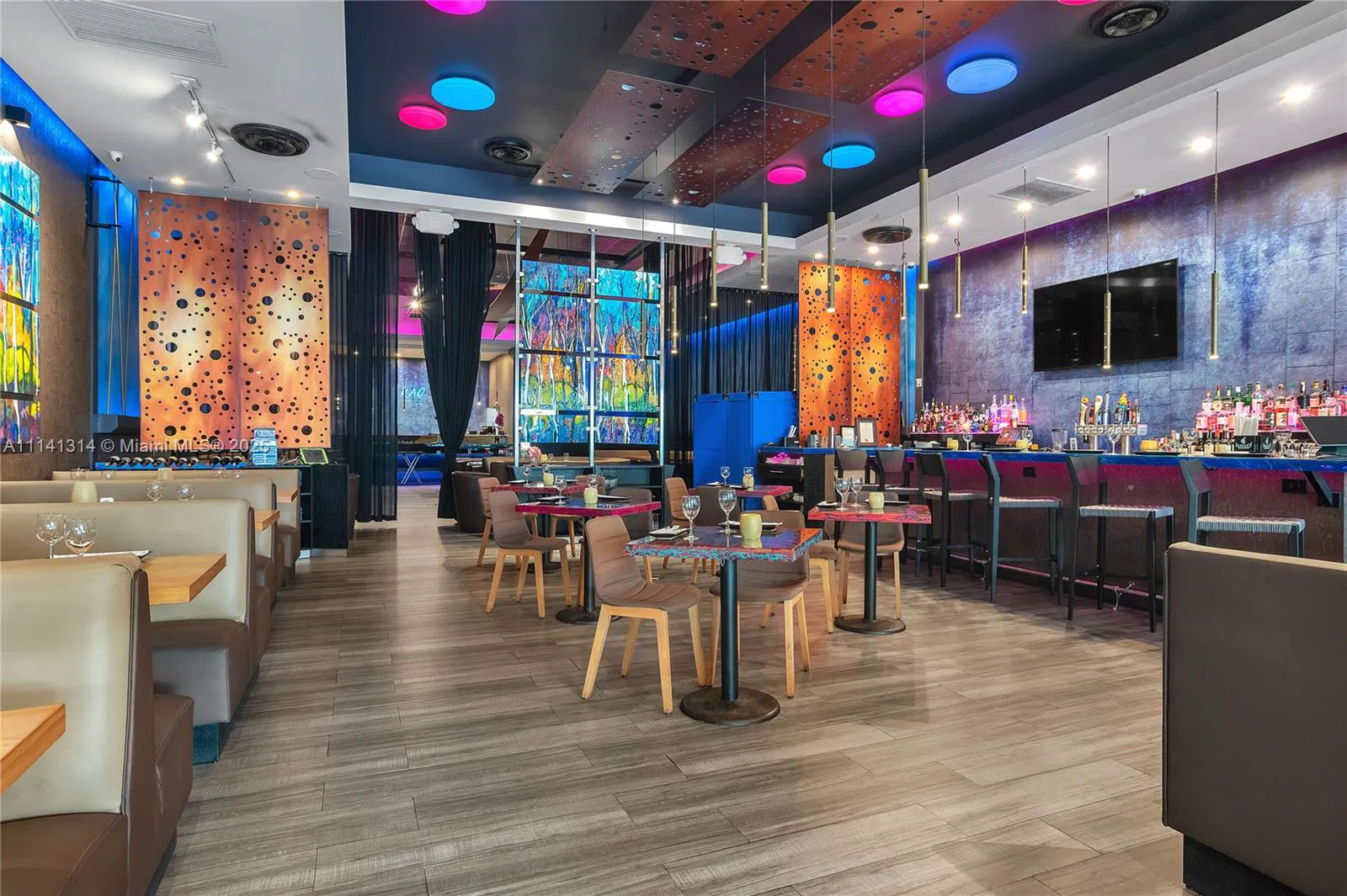 Turnkey High End Restaurant with Full Liquor License