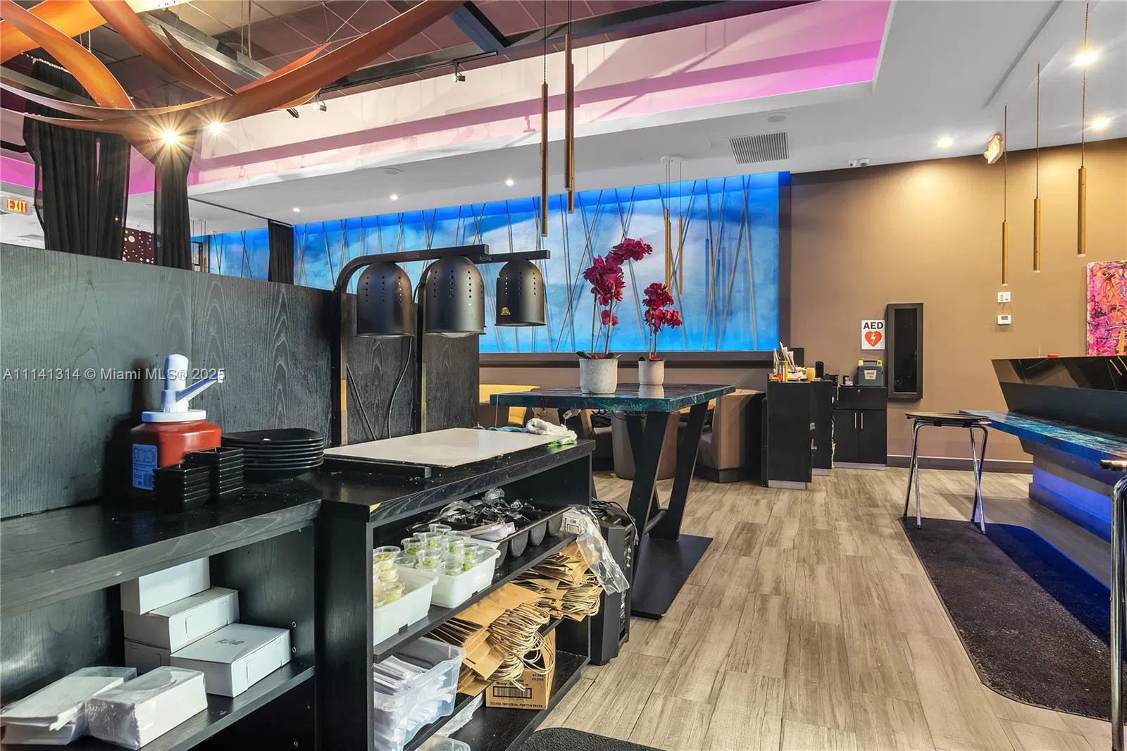 Turnkey High End Restaurant with Full Liquor License