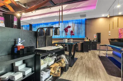 Turnkey High End Restaurant with Full Liquor License