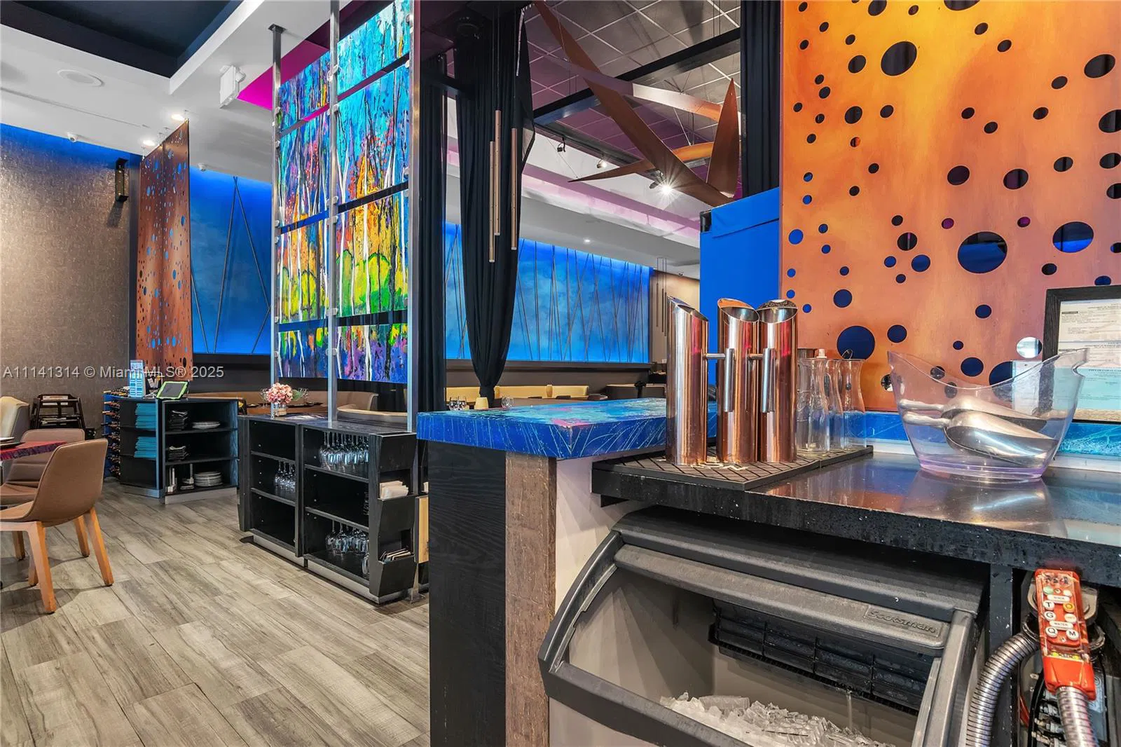 Turnkey High End Restaurant with Full Liquor License