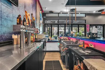 Turnkey High End Restaurant with Full Liquor License