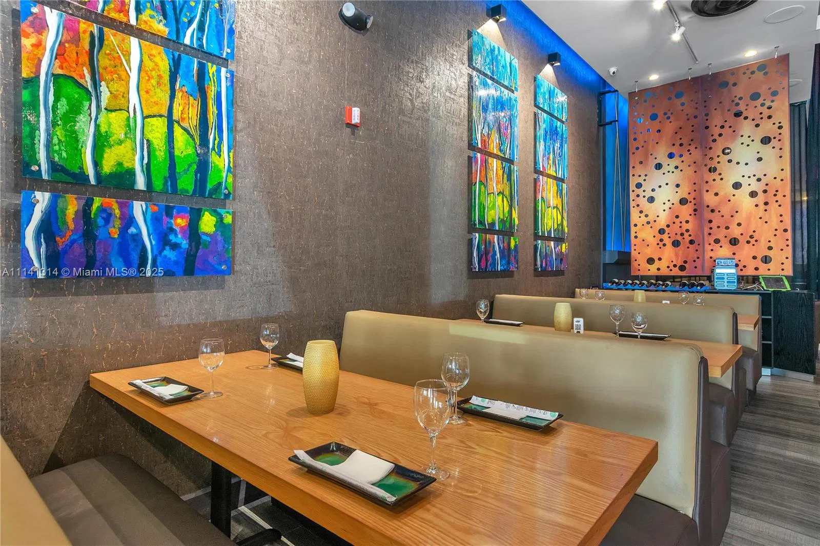 Turnkey High End Restaurant with Full Liquor License