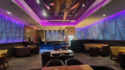 Turnkey High End Restaurant with Full Liquor License