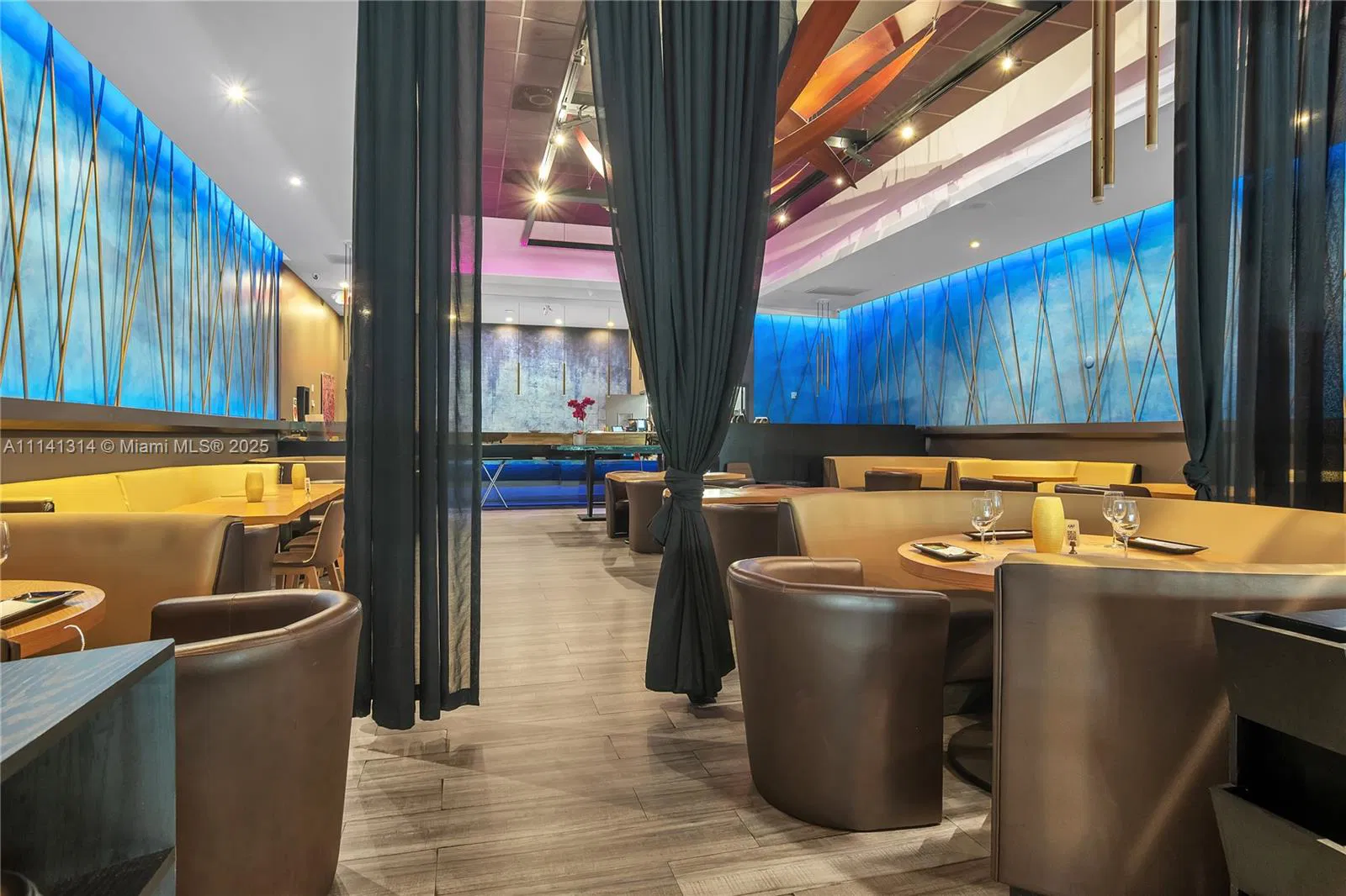 Turnkey High End Restaurant with Full Liquor License