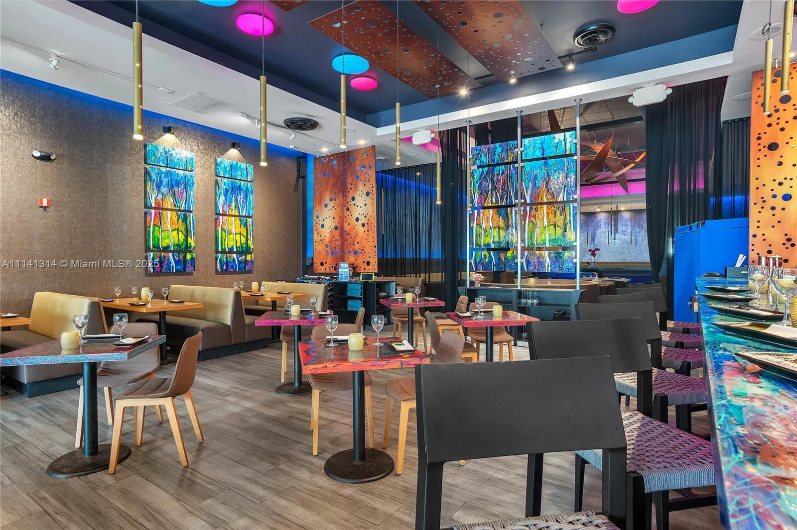 Turnkey High End Restaurant with Full Liquor License