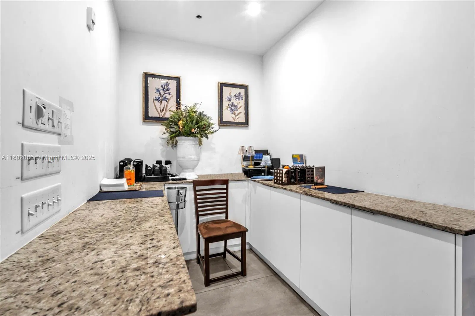 Thriving Mediterranean Restaurant with Prime Location and Loyal Clientele