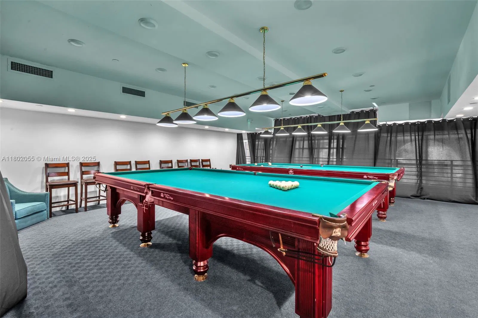 Thriving Mediterranean Restaurant with Prime Location and Loyal Clientele