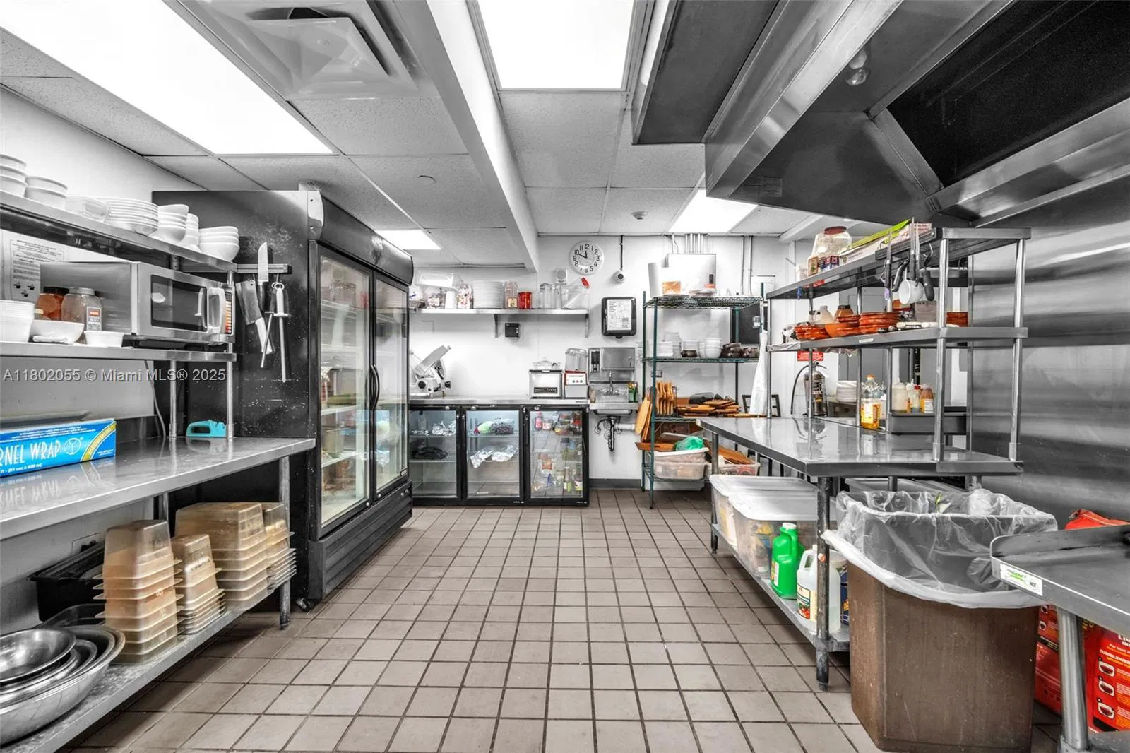 Thriving Mediterranean Restaurant with Prime Location and Loyal Clientele