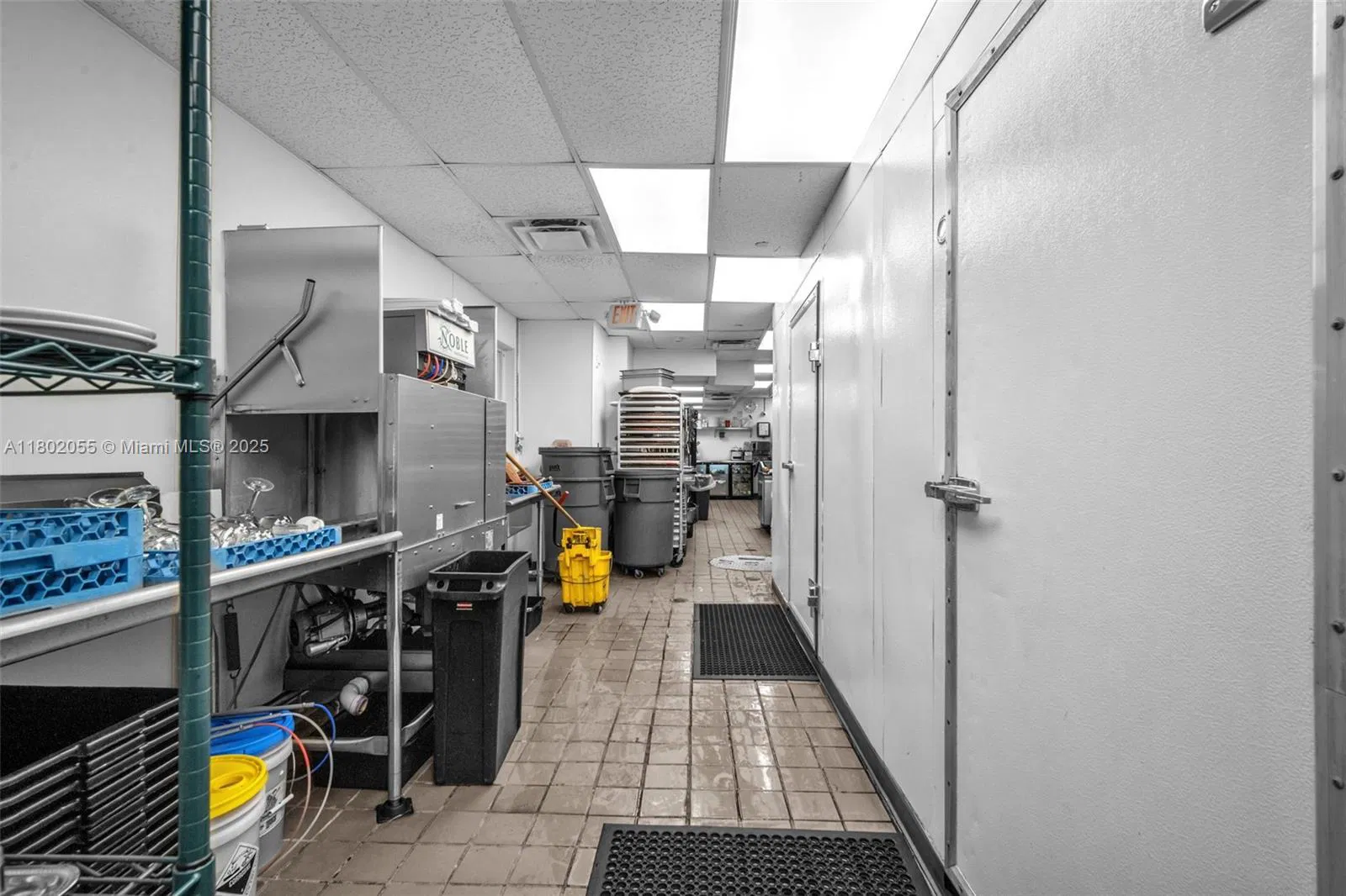 Thriving Mediterranean Restaurant with Prime Location and Loyal Clientele