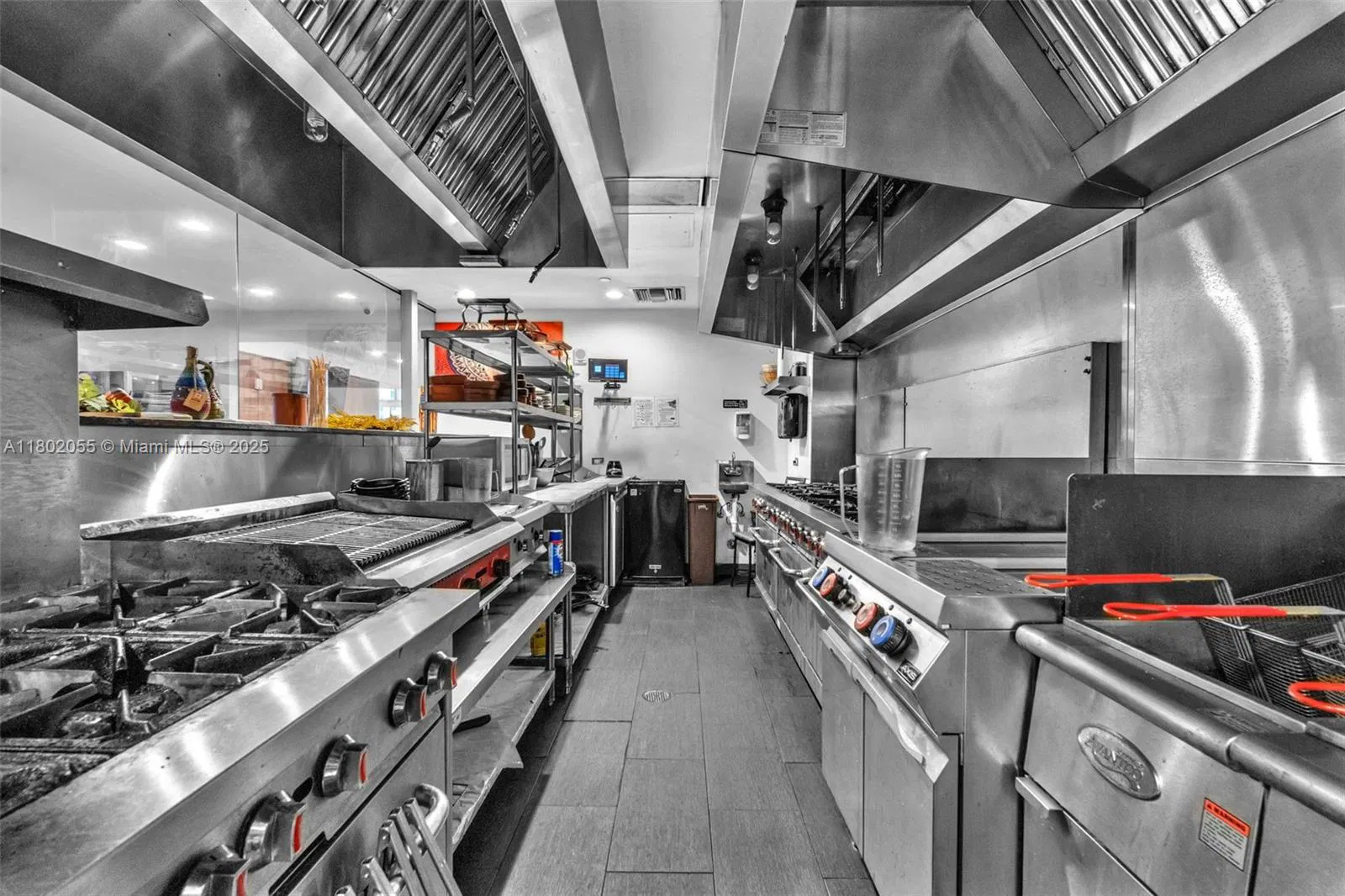 Thriving Mediterranean Restaurant with Prime Location and Loyal Clientele