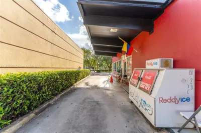 Thriving Farm Store with Strong Customer Base