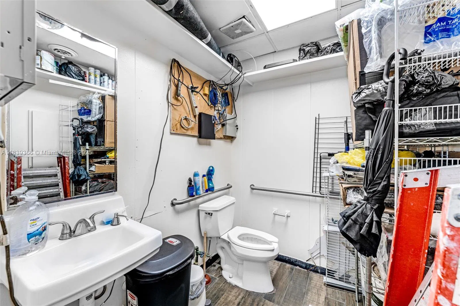 Thriving Farm Store with Strong Customer Base