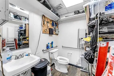 Thriving Farm Store with Strong Customer Base