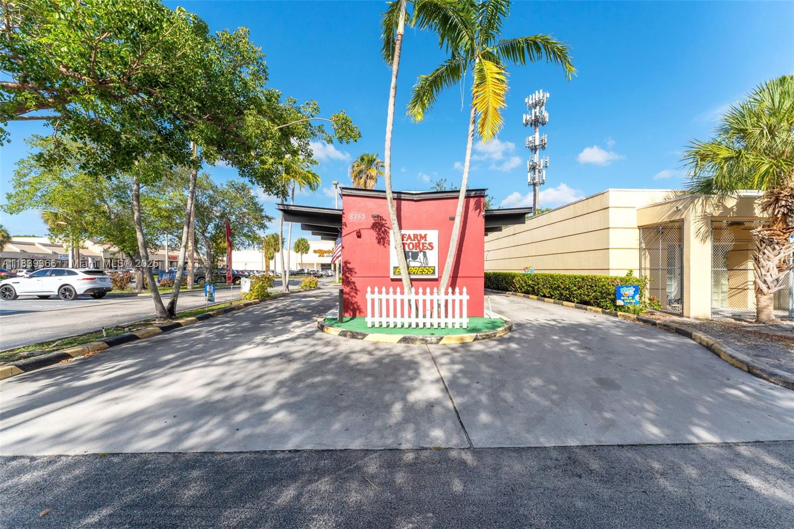 Thriving Farm Store with Strong Customer Base