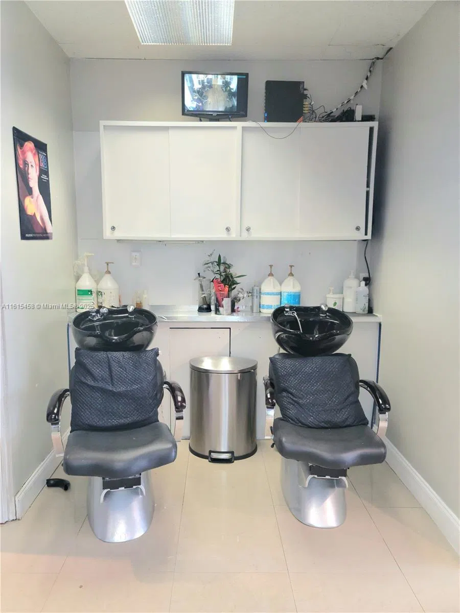 Thriving Hair Salon with Turnkey Operations