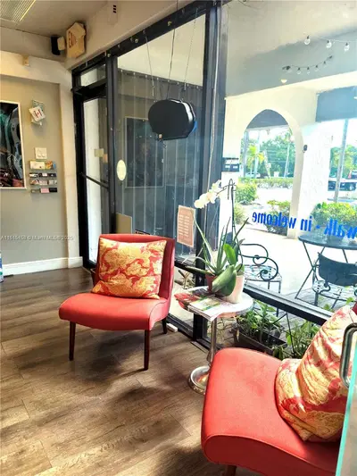 Thriving Hair Salon with Turnkey Operations