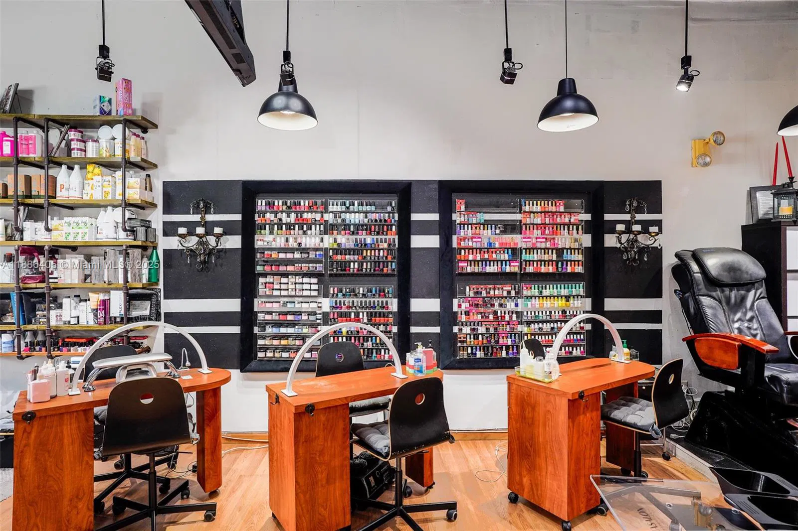 Premier Luxury Hair Salon with a Loyal Client Base