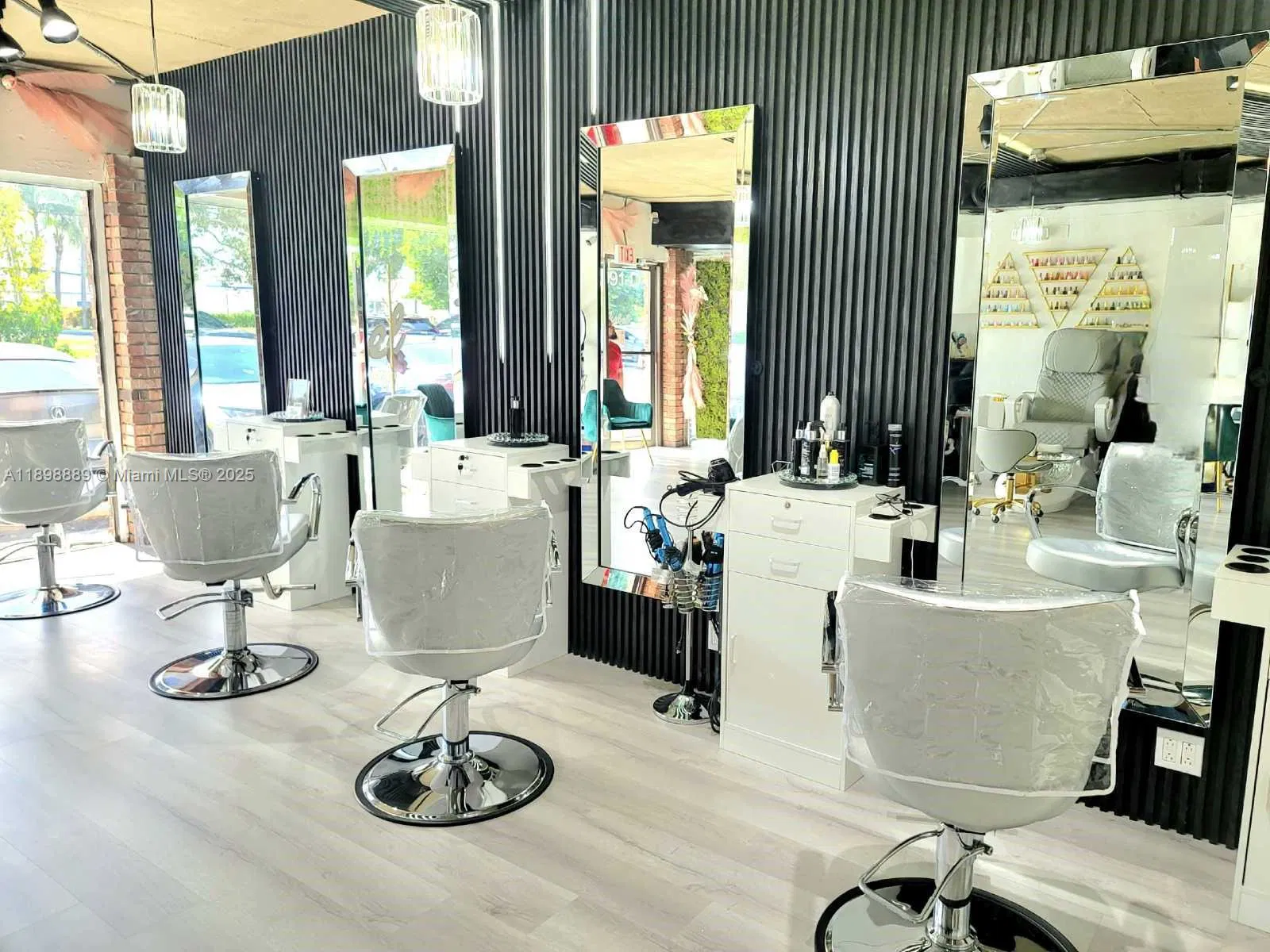 Established Full Service Hair Salon with Turnkey Operations