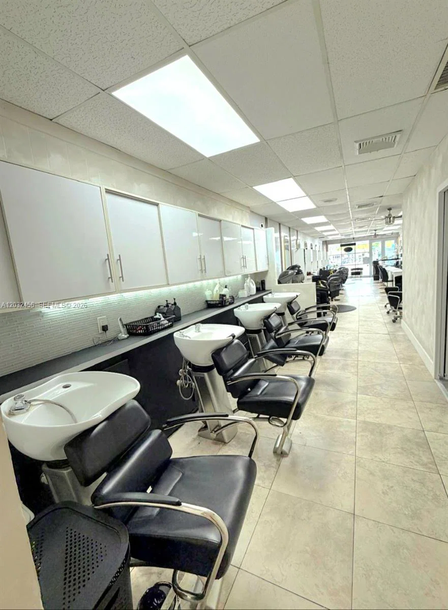 Complete Beauty Salon Assets with Inventory and Lease