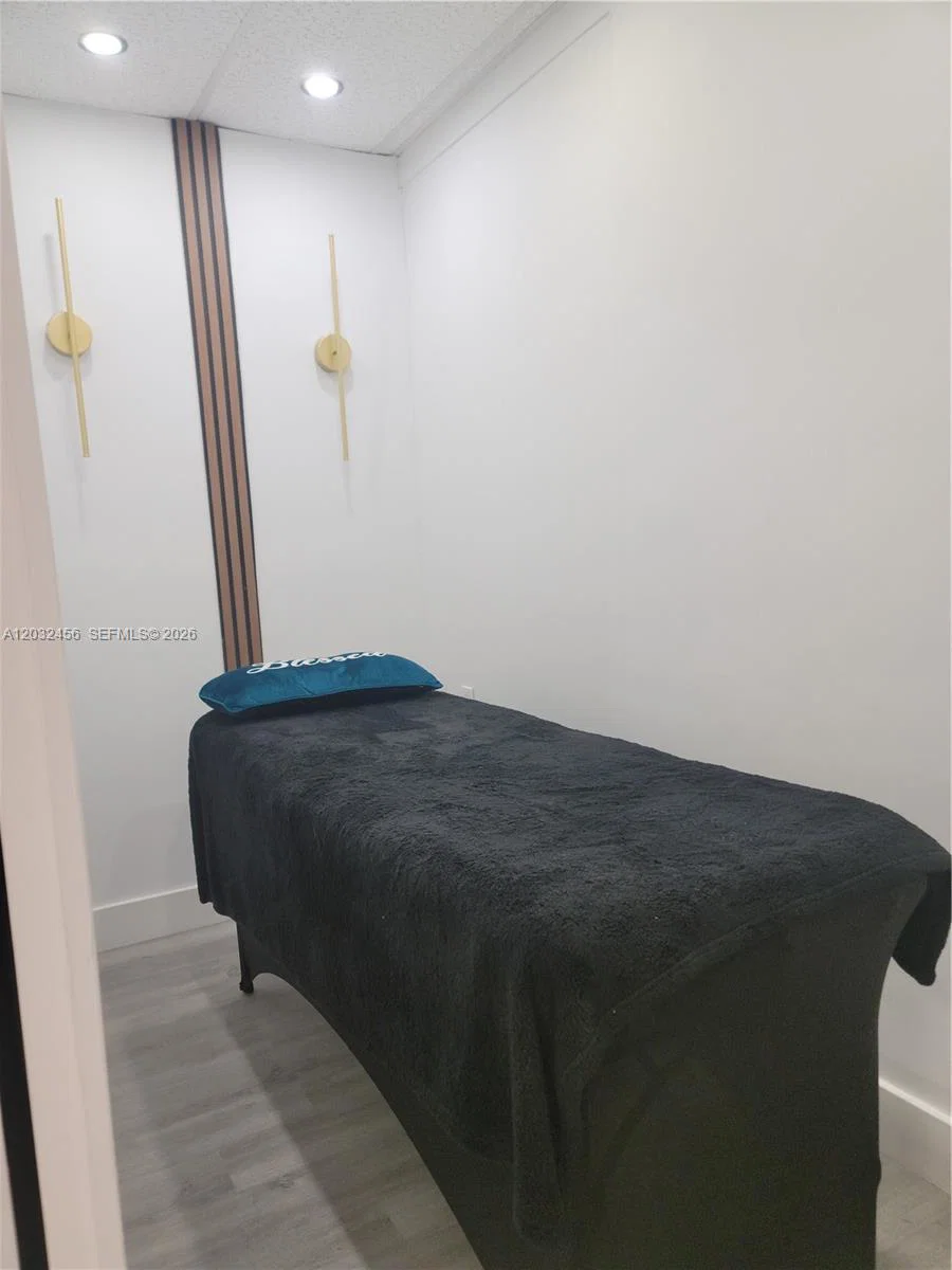 Complete Beauty Salon Assets with Inventory and Lease