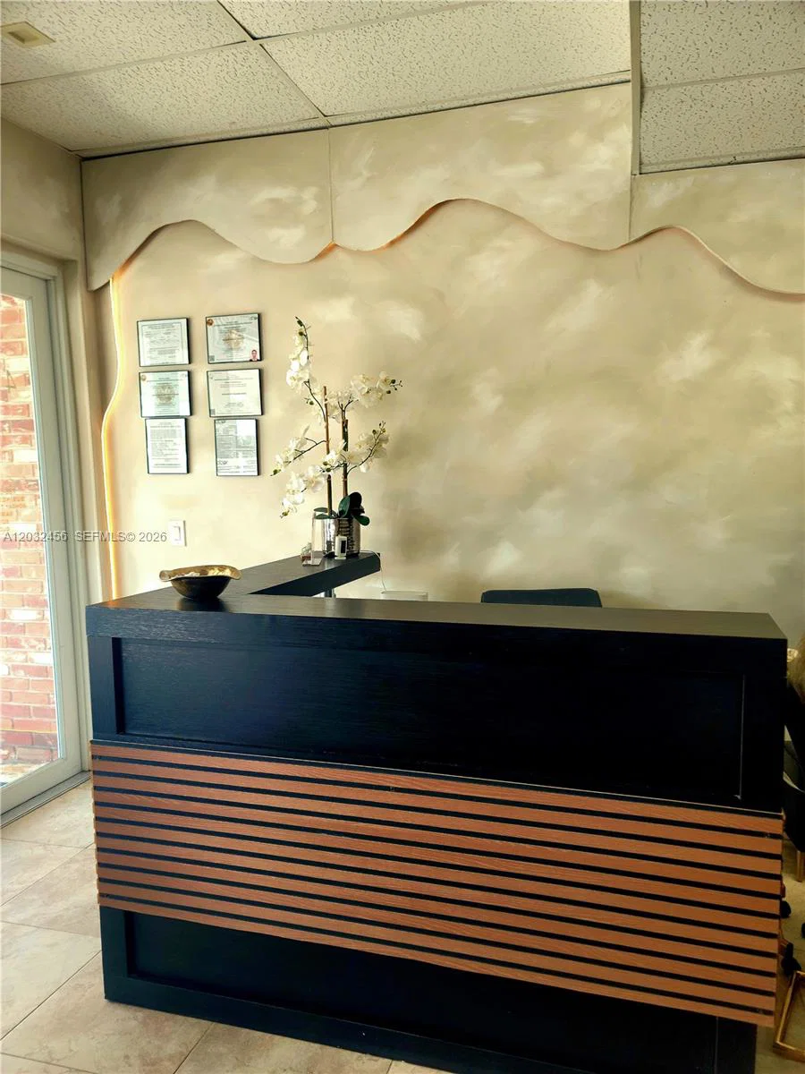 Complete Beauty Salon Assets with Inventory and Lease